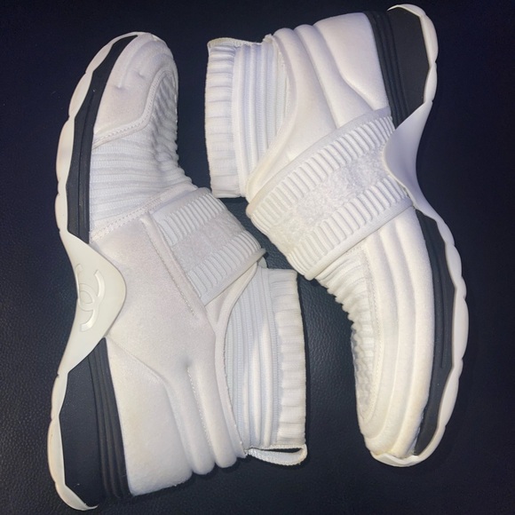 CHANEL White Fabric Stretch CC Sneakers EU 36/ US 6 - Picture 6 of 10